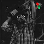 Insegnante di Chitarra elettrica, composizione e teoria musicale. Laureato in composizione pop-rock e Electric Guitar performance